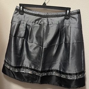 August silk brand size 6p skirt. Lined.